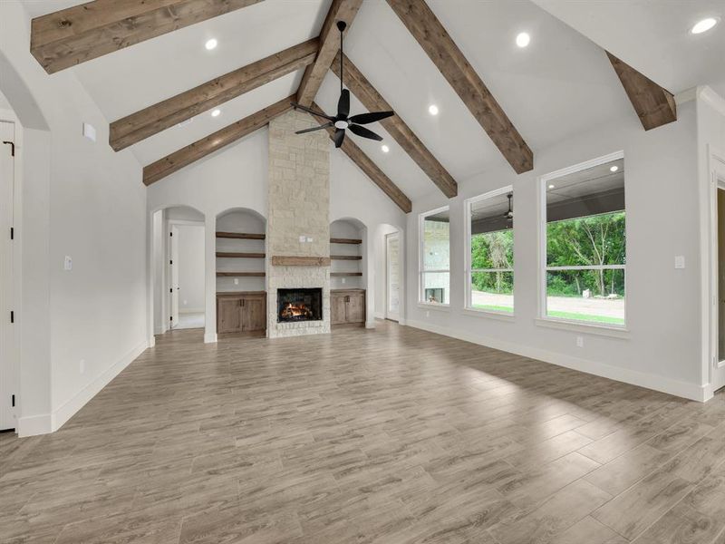 Spacious, unfurnished interior of a new home in , Weatherford (Image 20).