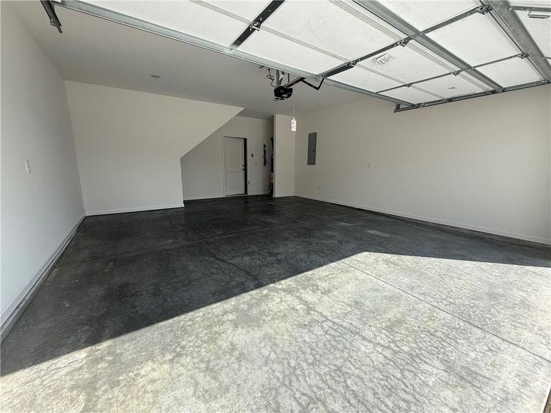 Spacious, unfurnished interior of a new home in , Hiram (Image 9).