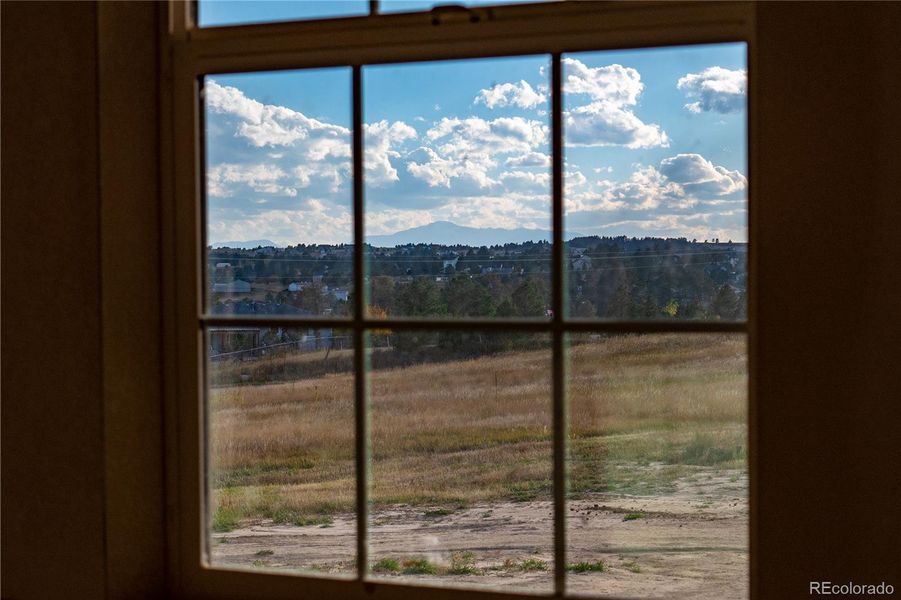 Exterior details and patio area of a home in , Elizabeth (Image 7).