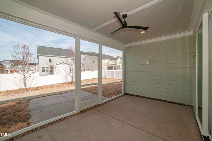 010_Screened Porch