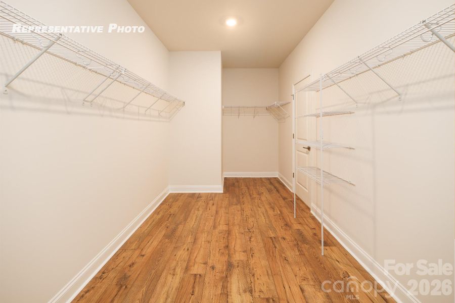 Spacious, unfurnished interior of a new home in Sylvan Creek, Denver (Image 13).