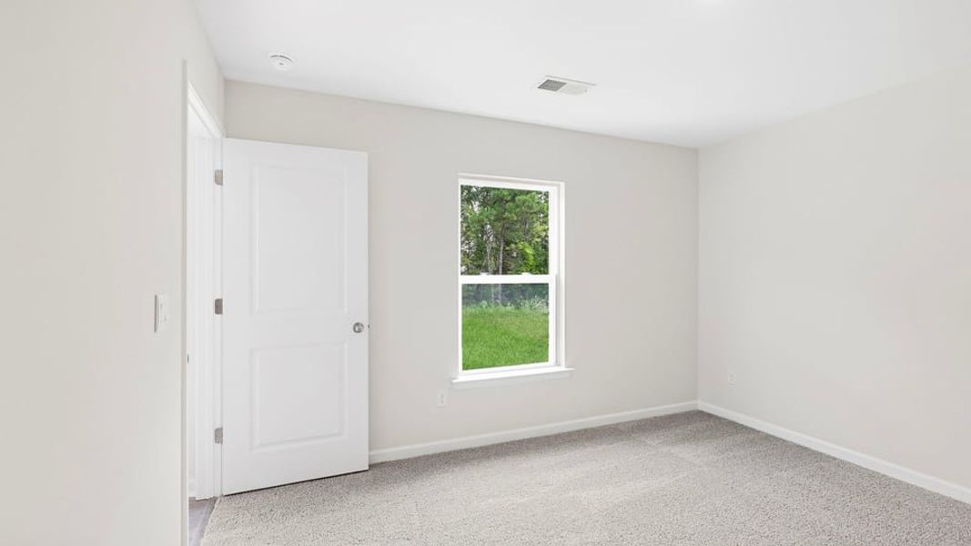 Spacious, unfurnished interior of a new home in Durbin Meadows, Fountain Inn (Image 28).