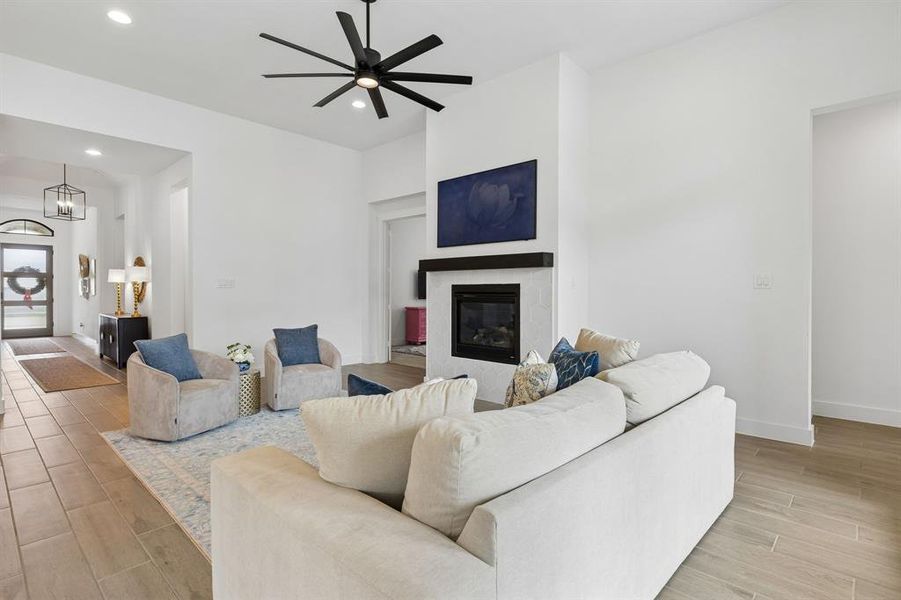 Furnished interior view inside a new home in , Lavon (Image 5).
