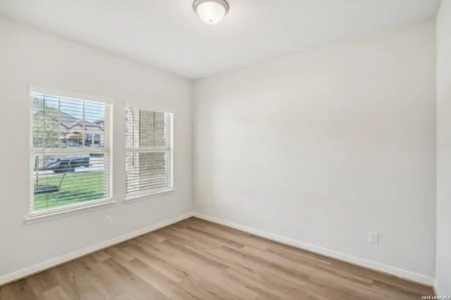 Spacious, unfurnished interior of a new home in , San Antonio (Image 20).