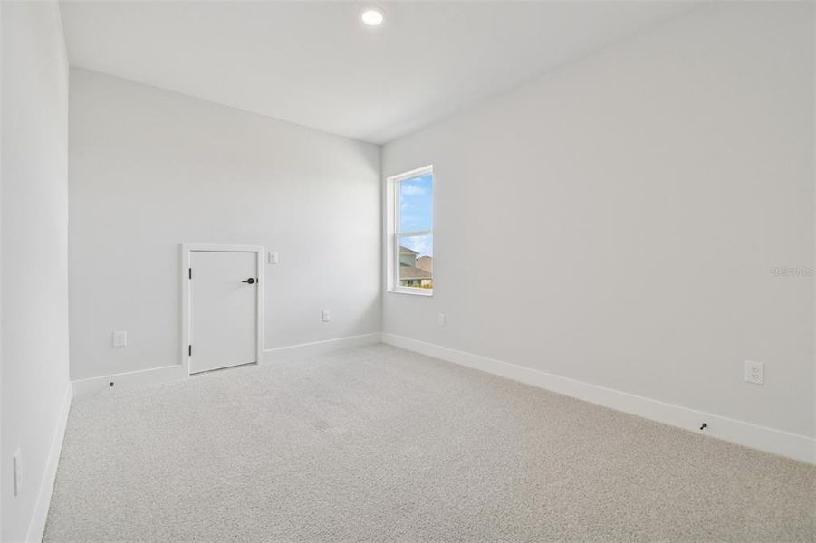 Spacious, unfurnished interior of a new home in Waterset Tradition Series, Apollo Beach (Image 16).