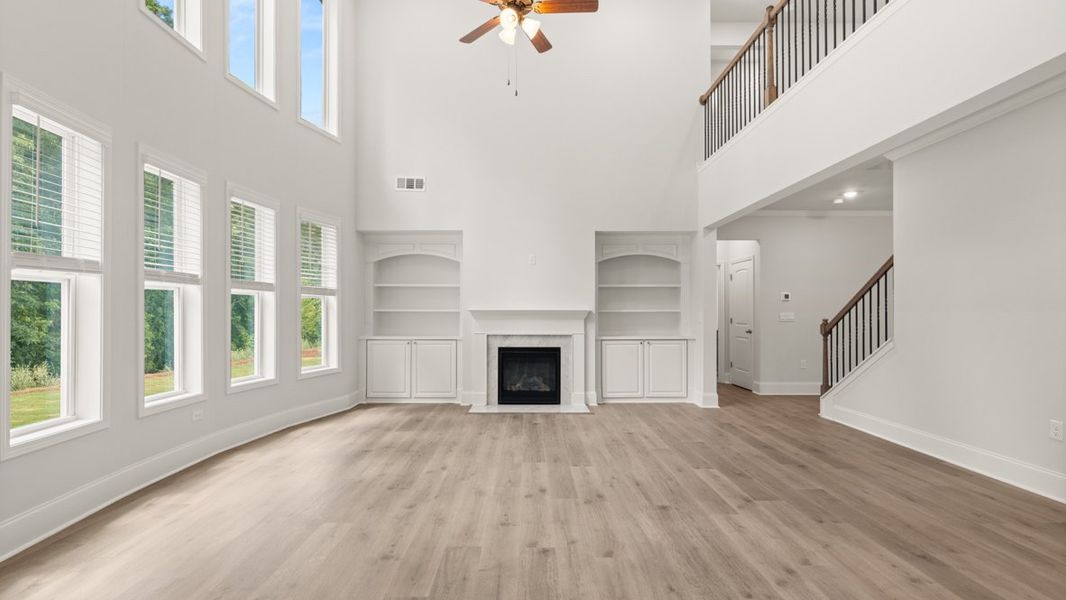 Representative unfurnished interior of a home built from the Edinburgh by D.R. Horton in Thalley Creek Estates, Cumming (Image 17).