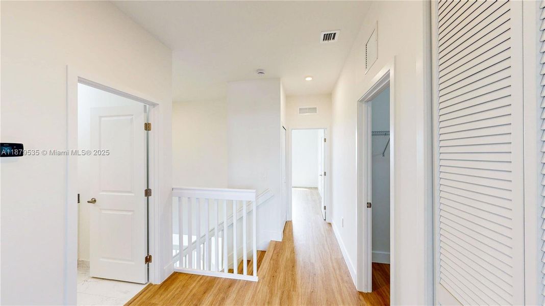 Spacious, unfurnished interior of a new home in , Homestead (Image 11).