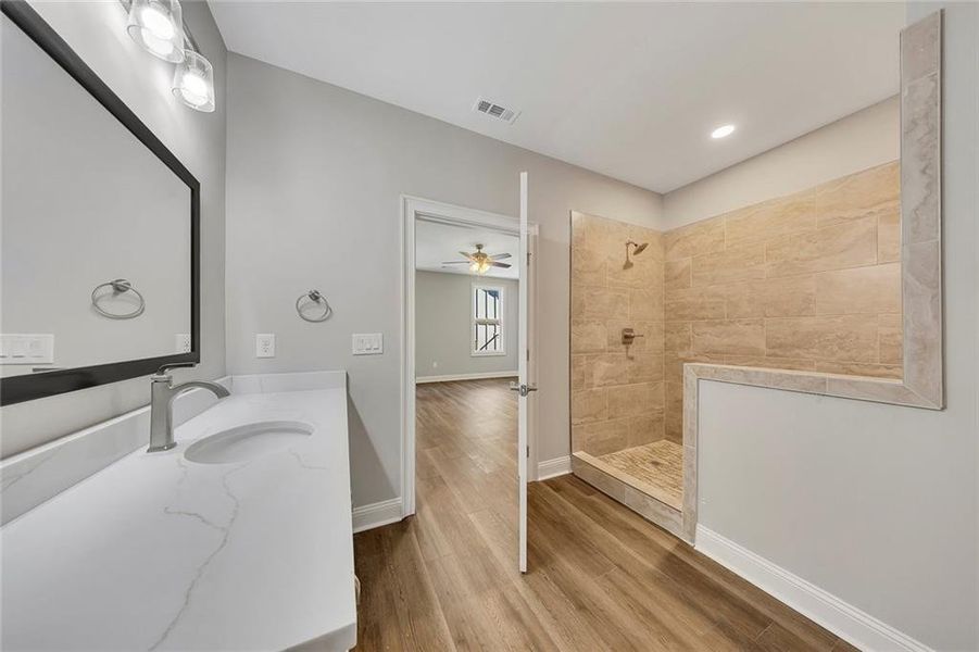 Furnished interior view inside a new home in , Jasper (Image 10).