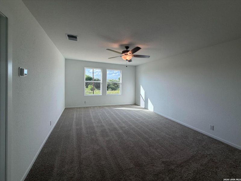Spacious, unfurnished interior of a new home in Hennersby Hollow, San Antonio (Image 16). Spacious, unfurnished interior of a new home in Hennersby Hollow, San Antonio (Image 16).