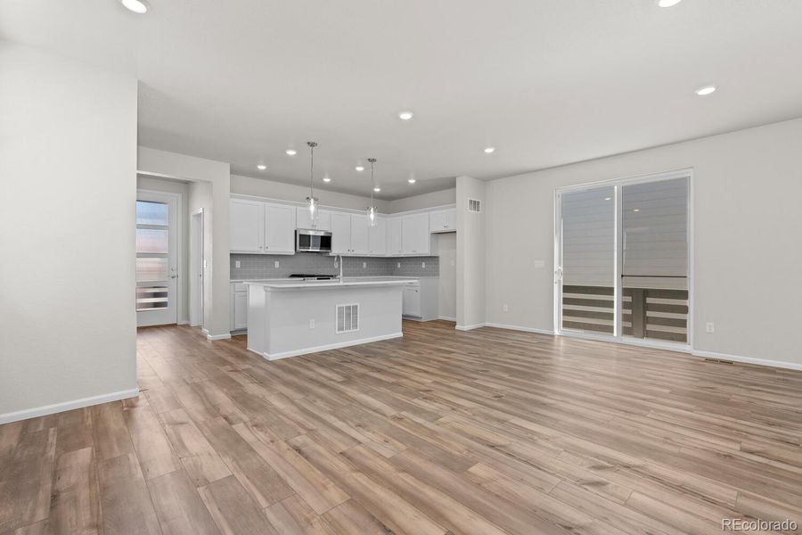 Spacious, unfurnished interior of a new home in The Villas Collection at Sterling Ranch, Littleton (Image 24).