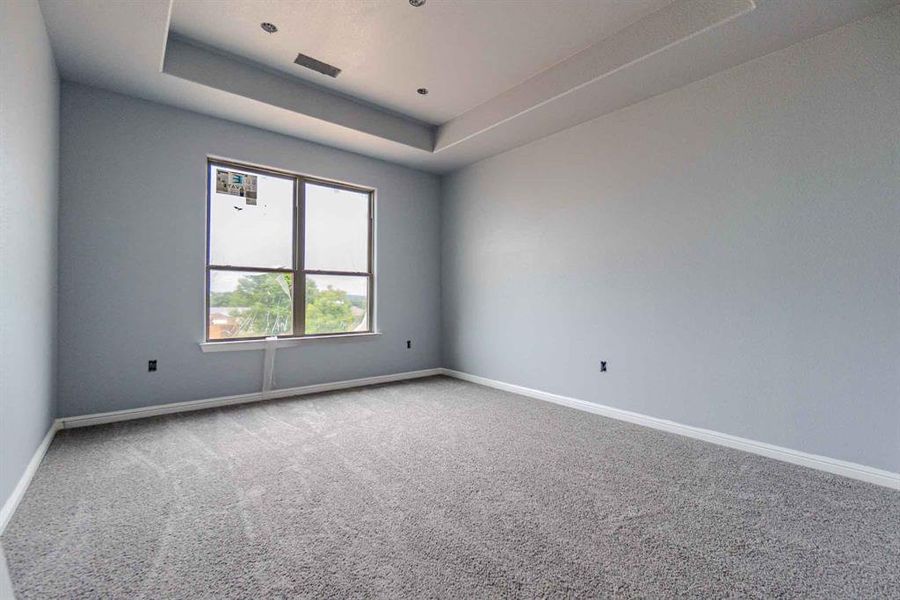 Spacious, unfurnished interior of a new home in , Granbury (Image 25).