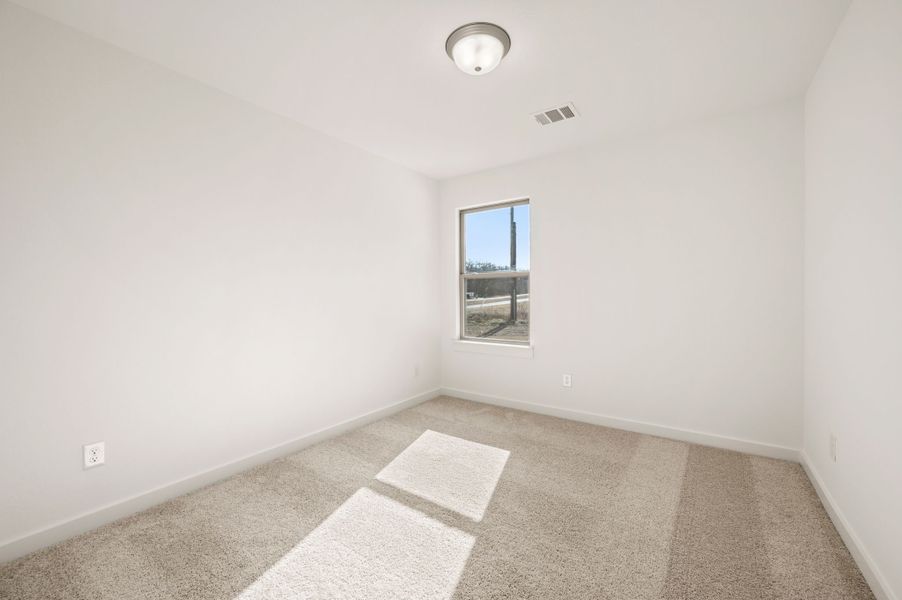 Spacious, unfurnished interior of a new home in Runaway Bay, Runaway Bay (Image 29).