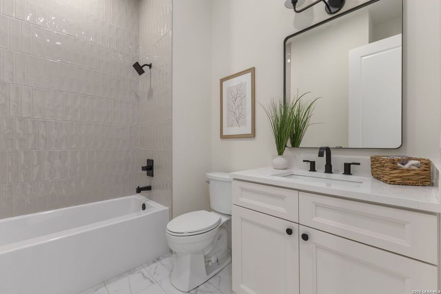Furnished interior view inside a new home in , Bandera (Image 33).