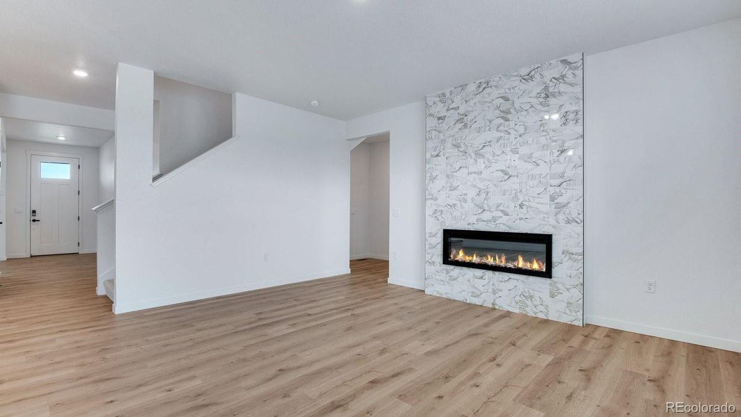 Spacious, unfurnished interior of a new home in Trails at Crowfoot, Parker (Image 31).