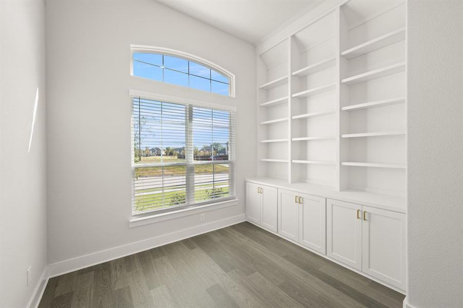 Spacious, unfurnished interior of a new home in Hayes Crossing - Phase 2, Midlothian (Image 27).