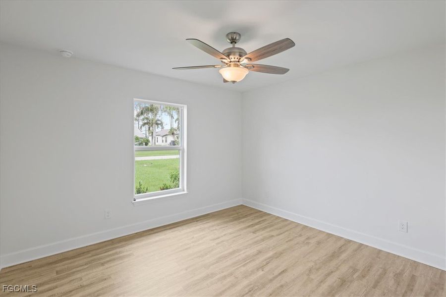 Spacious, unfurnished interior of a new home in Cape Coral, Cape Coral (Image 32).