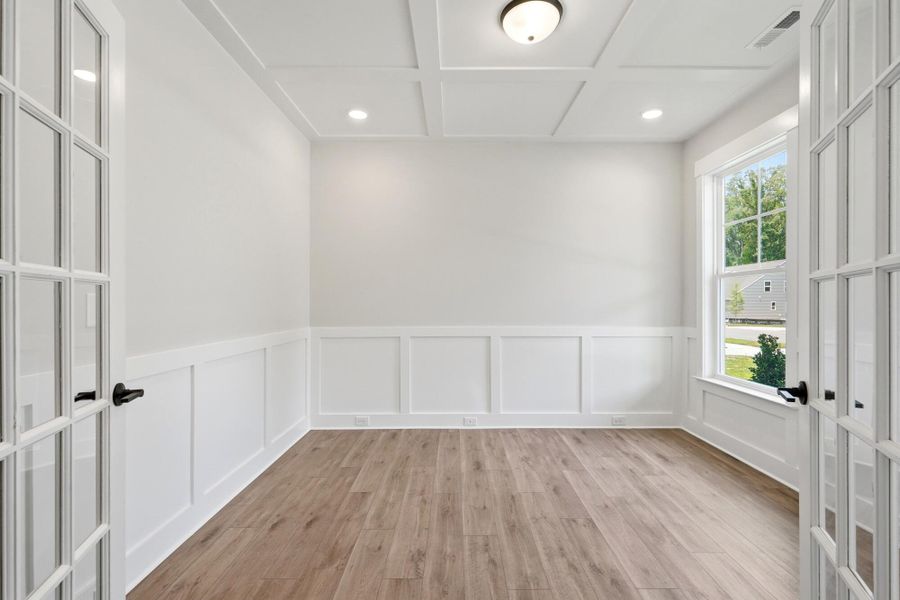 Spacious, unfurnished interior of a new home in Rone Creek, Waxhaw (Image 16).