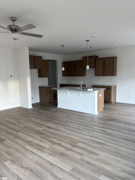 Spacious, unfurnished interior of a new home in Hazelwood, Boiling Springs (Image 10).
