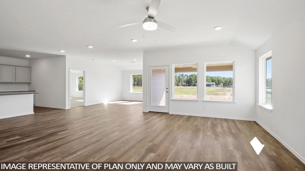 Spacious, unfurnished interior of a new home in River Ranch Meadows, Dayton (Image 13).