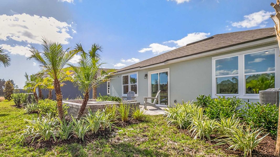 Representative exterior details of a home built from the Cali by D.R. Horton in Palm Coast Homesites, Palm Coast (Image 4).