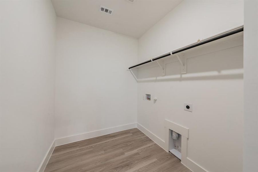 Spacious, unfurnished interior of a new home in , Fort Worth (Image 22). Spacious, unfurnished interior of a new home in , Fort Worth (Image 22).