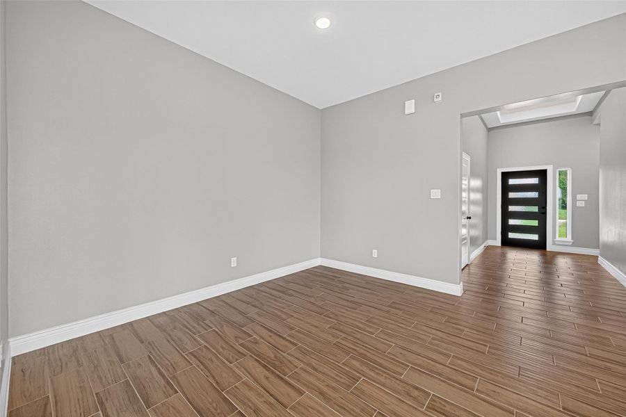 Spacious, unfurnished interior of a new home in , Prairie View (Image 31).