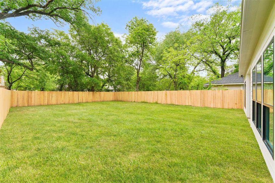 Exterior details and patio area of a home in , Dallas (Image 25).