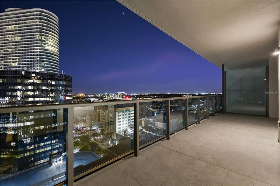 Condo located in St. Petersburg, FL showcasing its design and architecture (Image 14). Condo located in St. Petersburg, FL showcasing its design and architecture (Image 14).