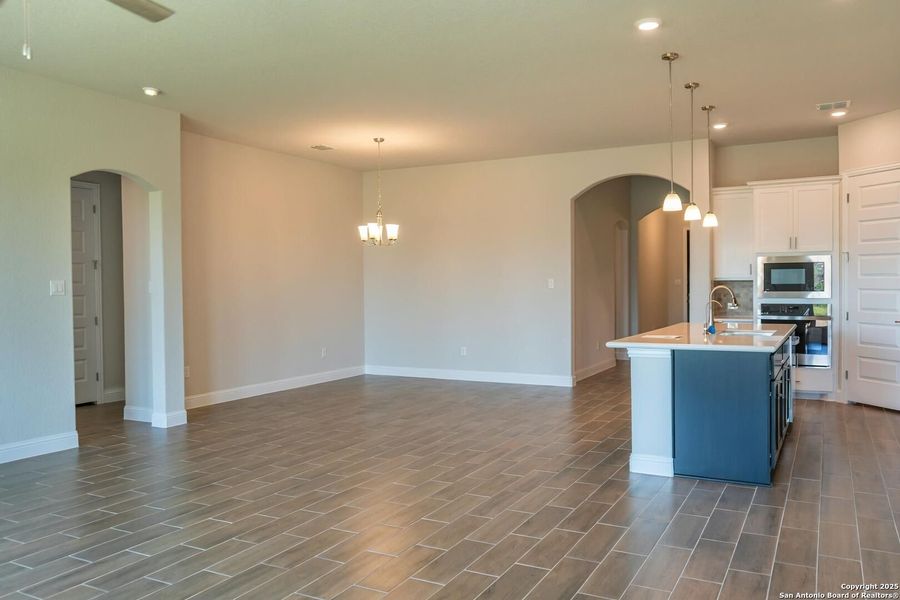 Spacious, unfurnished interior of a new home in Annabelle Ranch, San Antonio (Image 6).