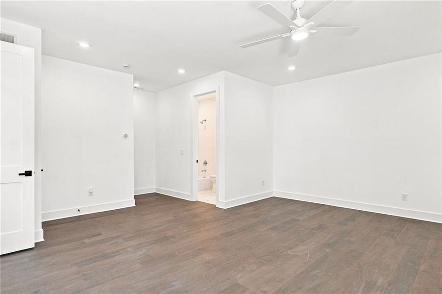 Spacious, unfurnished interior of a new home in Parkside Roswell, Roswell (Image 38).