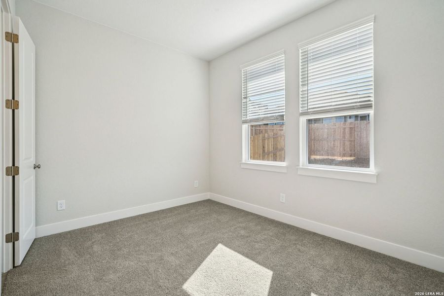 Spacious, unfurnished interior of a new home in Meyer Ranch, New Braunfels (Image 21).