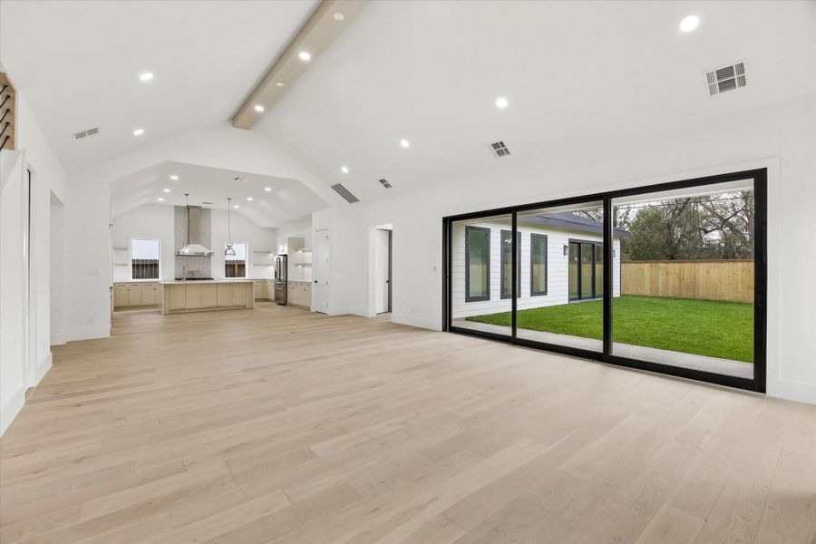 Spacious, unfurnished interior of a new home in , Houston (Image 9).