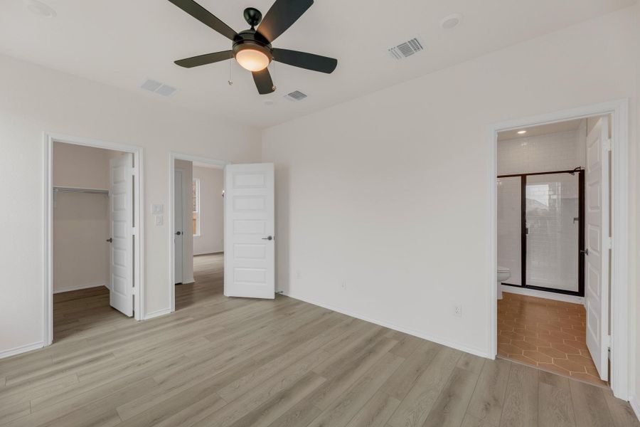 Spacious, unfurnished interior of a new home in Salerno - Heritage Collection, Round Rock (Image 24). Spacious, unfurnished interior of a new home in Salerno - Heritage Collection, Round Rock (Image 24).