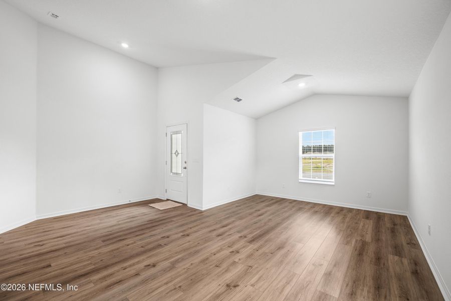 Spacious, unfurnished interior of a new home in Westport Landing, Jacksonville (Image 17).