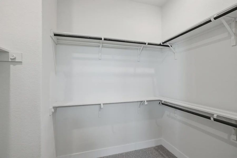 Spacious, unfurnished interior of a new home in Rose Hill, San Antonio (Image 28).