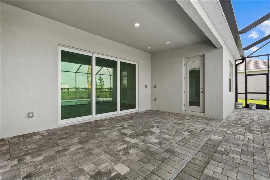 Exterior details and patio area of a home in Calusa Country Club, Lakewood Ranch (Image 4).