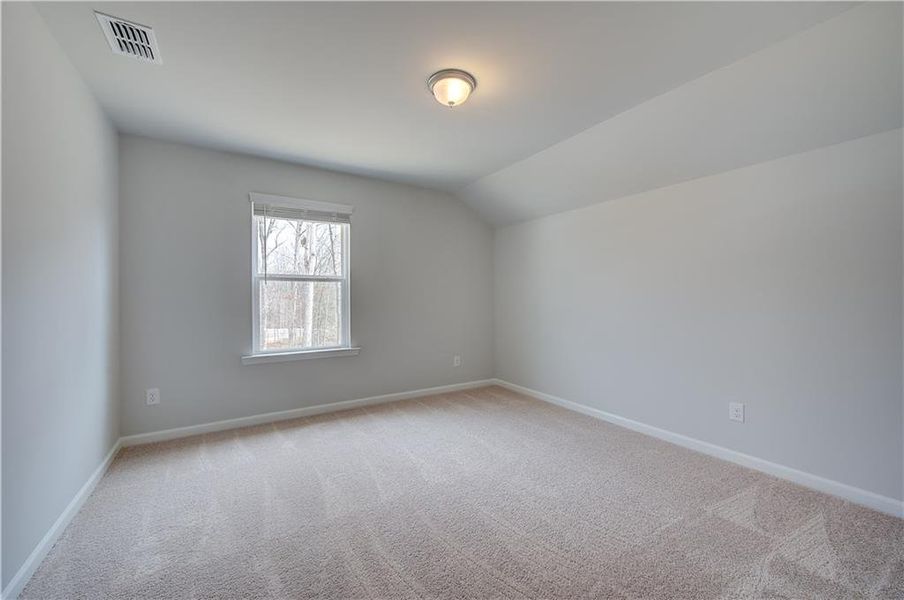 Spacious, unfurnished interior of a new home in Hamilton Lakes, Lawrenceville (Image 13).