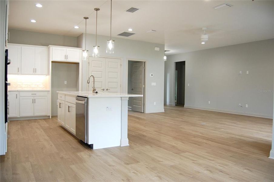Spacious, unfurnished interior of a new home in , New Smyrna Beach (Image 8).