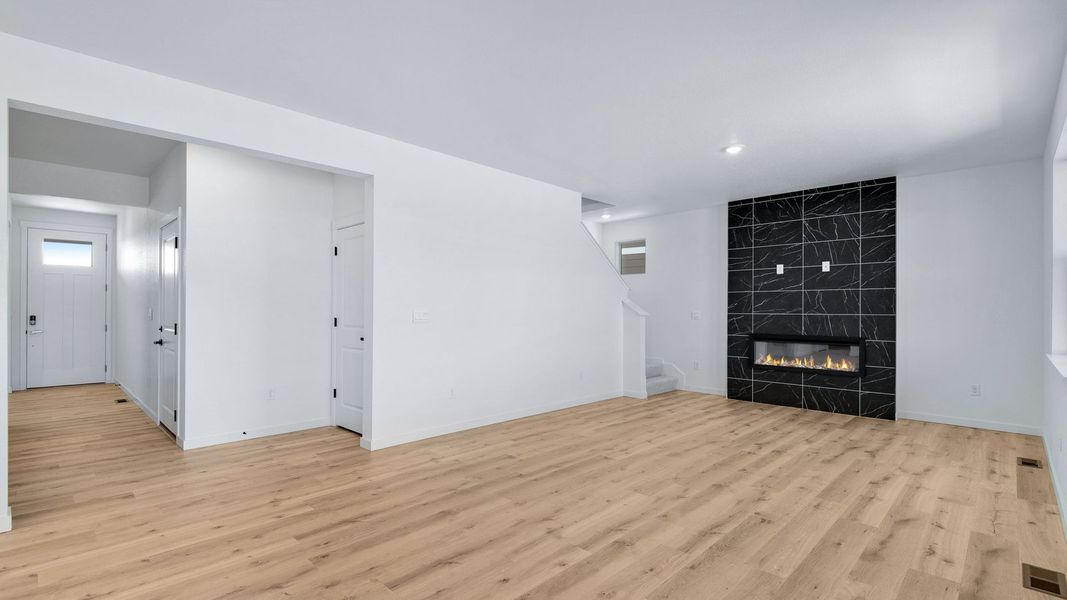 Spacious, unfurnished interior of a new home in Trails at Crowfoot, Parker (Image 31). Spacious, unfurnished interior of a new home in Trails at Crowfoot, Parker (Image 31).