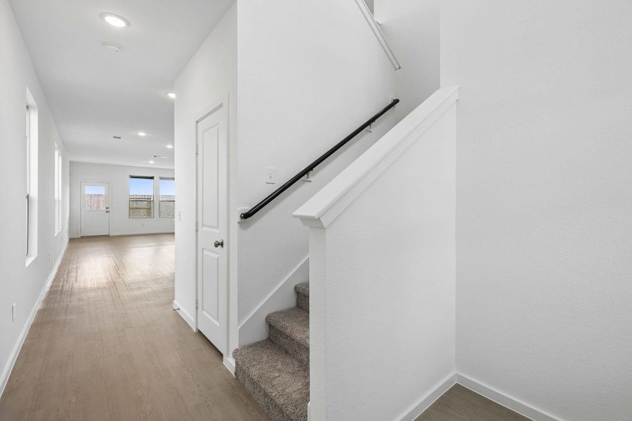 Spacious, unfurnished interior of a new home in River Ranch, Dayton (Image 26).