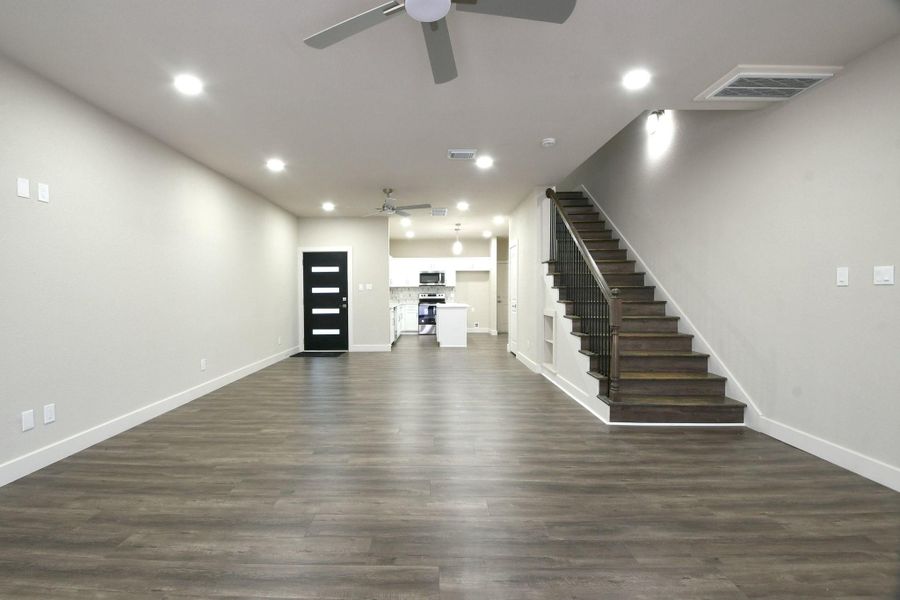Spacious, unfurnished interior of a new home in , Houston (Image 18).