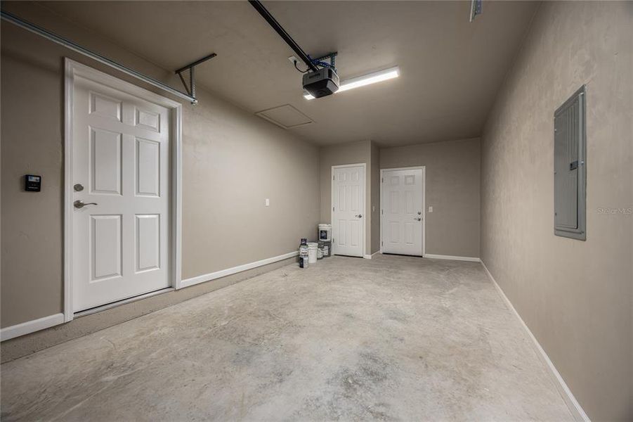 Spacious, unfurnished interior of a new home in , Gainesville (Image 30).
