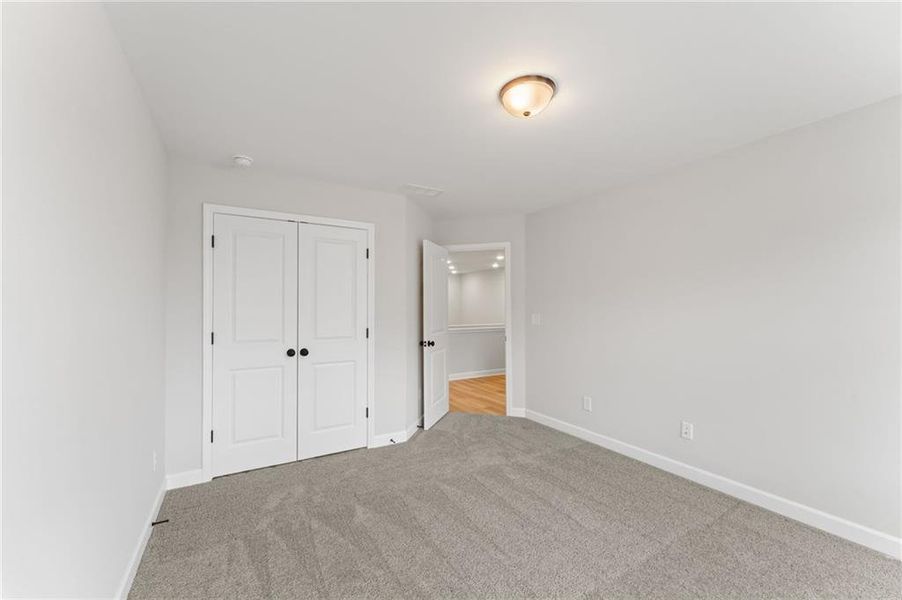 Spacious, unfurnished interior of a new home in Bluffs at Bells Ferry, Marietta (Image 26).