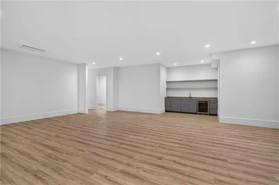 Spacious, unfurnished interior of a new home in , Atlanta (Image 50). Spacious, unfurnished interior of a new home in , Atlanta (Image 50).
