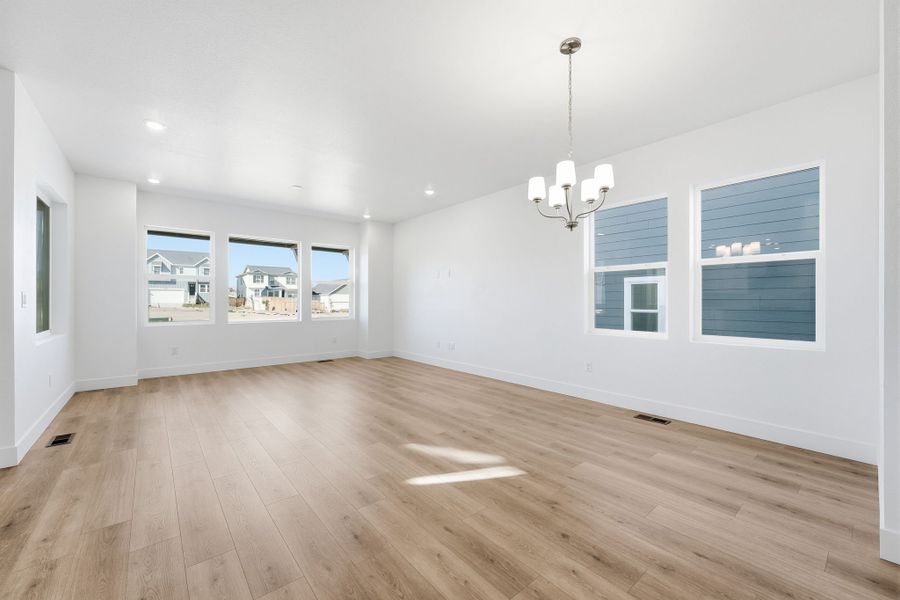 Spacious, unfurnished interior of a new home in Trailstone, Arvada (Image 8).