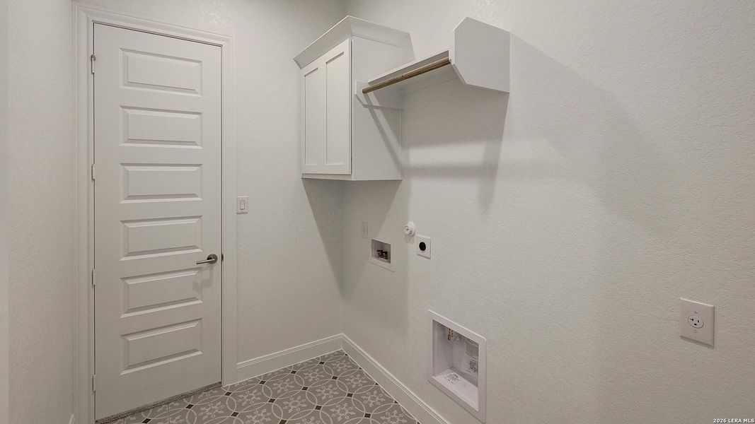 Spacious, unfurnished interior of a new home in Megan's Landing, Castroville (Image 17).