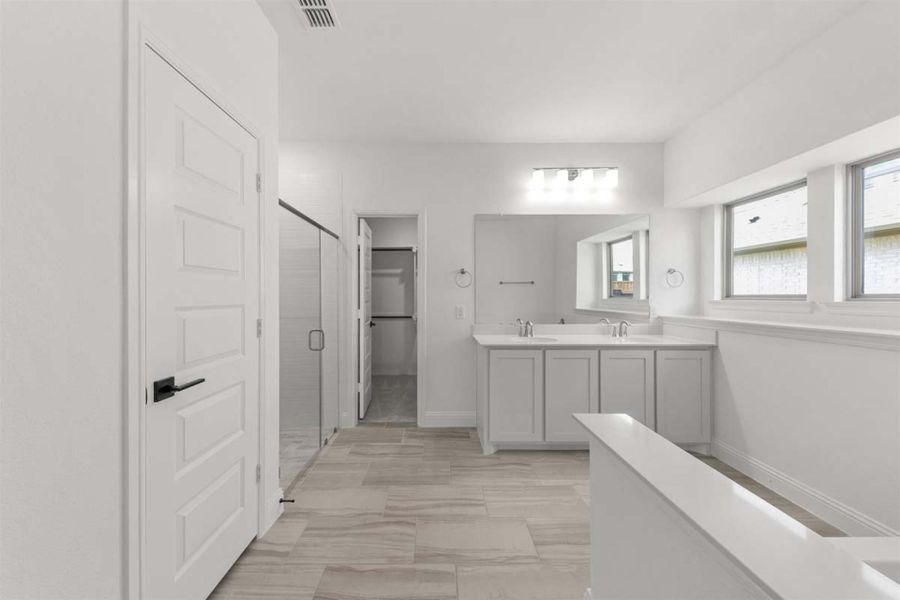 Furnished interior view inside a new home in River Ranch, Van Alstyne (Image 9).