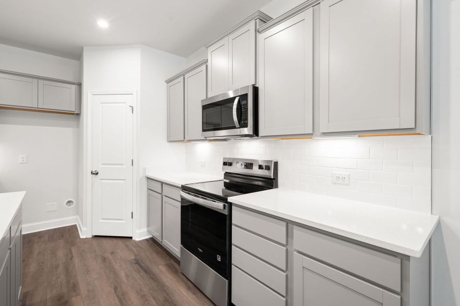 Furnished interior view inside a new home in Waterways, Richmond Hill (Image 4). Furnished interior view inside a new home in Waterways, Richmond Hill (Image 4).