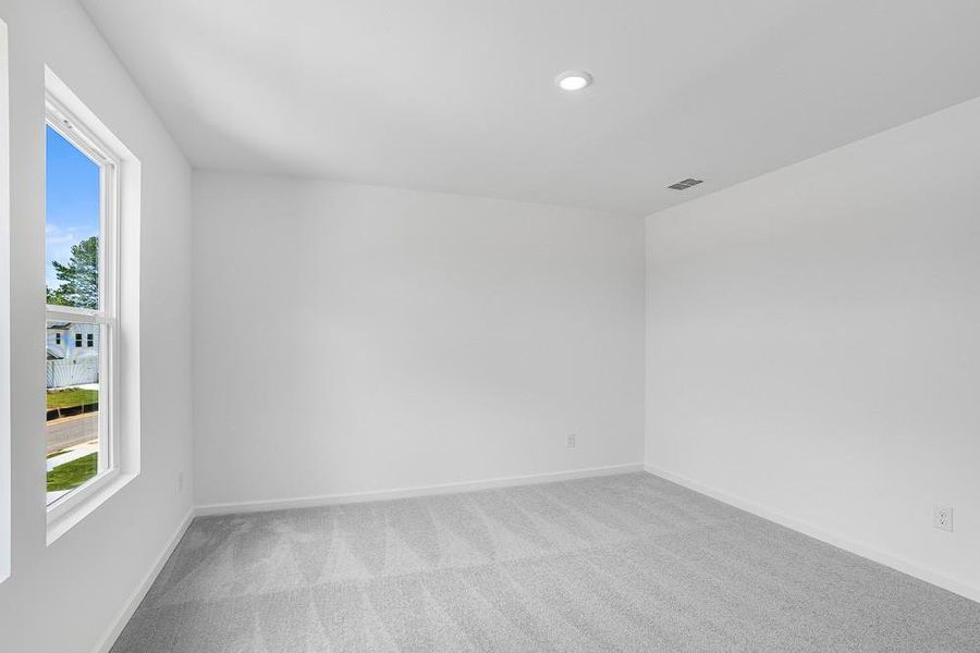 Spacious, unfurnished interior of a new home in Heritage River, Euharlee (Image 13).