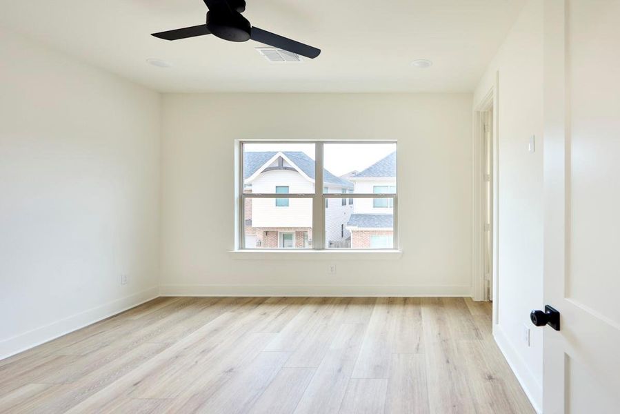 Spacious, unfurnished interior of a new home in , Houston (Image 11).